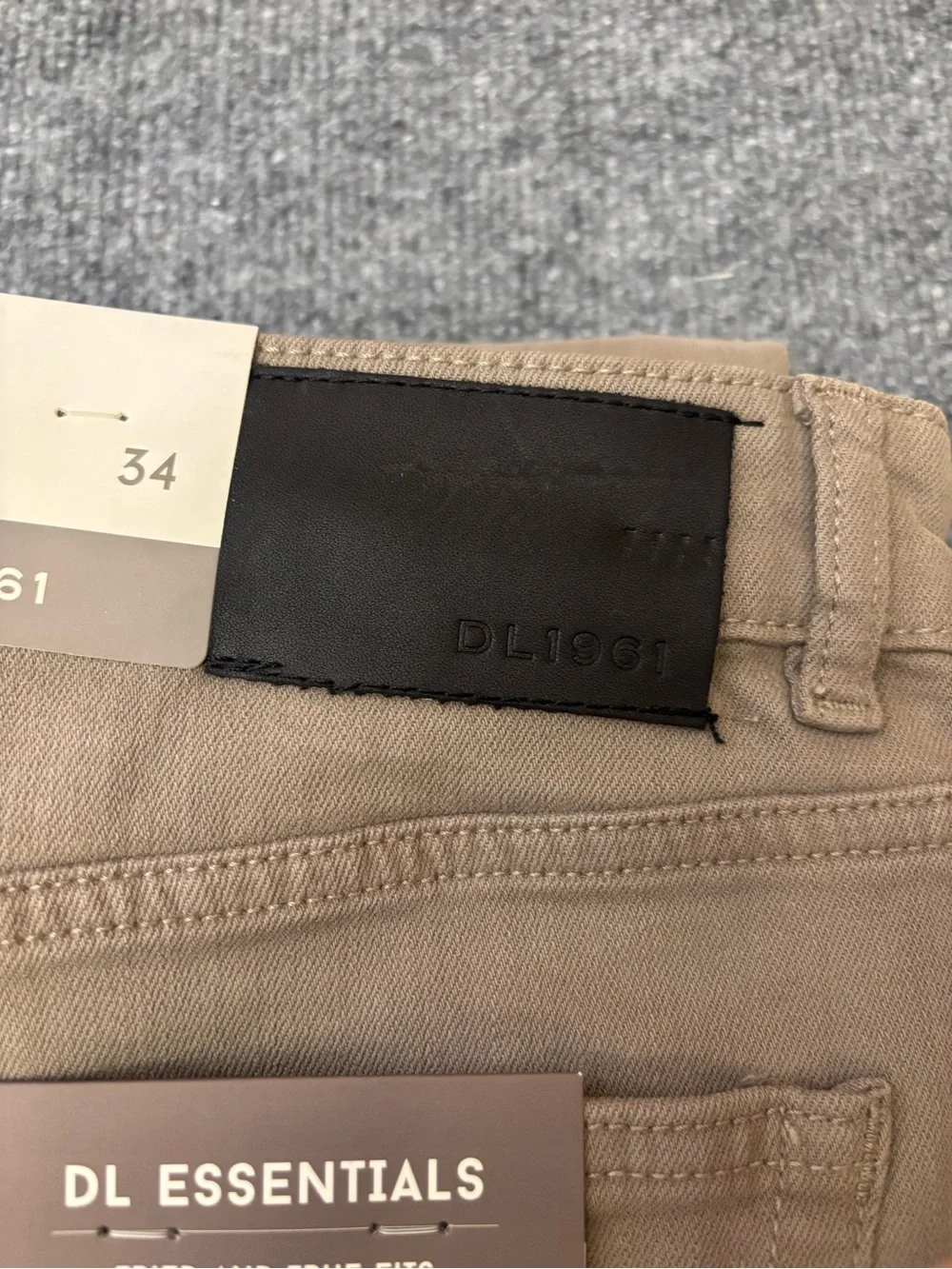 DL1961 Russell Slim Straight Cedarwood W34 X L34 NWT